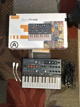 570101 Arturia Microfreak Tweak Algorithmic Keyboard Synthesizer Synth - 25 Keys