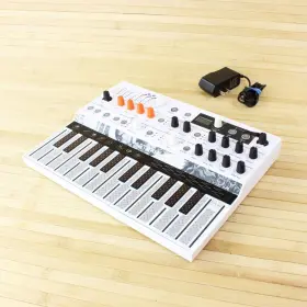 570102 Arturia Microfreak - Hybrid Synthesizer Keyboard White Micro Freak