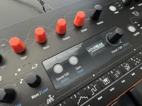 571002 Arturia Minifreak 37-key Hybrid Synthesizer - Limited-edition Stellar