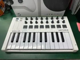 E10041164 Arturia 760033531052 Minilab Mkii Universal Midi Controller Damaged Usb Port
