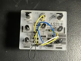 Bastl Instruments 560482826957 Kastle V1.5 Mobile Patch Synthesizer