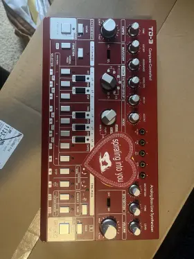 000-e2402-00010 Behringer Td3-rd Red Analog Bass Synth