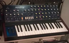 000-e3h01-00010 Behringer Monopoly Synthesizer