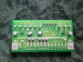 000-eds02-00010 Behringer Td-3-lm Analog Bass Line Synthesizer Lime Green - Roland Tb-303 Clone