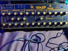 Behringer 033653031547 Wasp Deluxe Hybrid Synthesizer