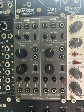 Behringer 0720-aaf86-001 112 Dual Vco Analog Eurorack Module