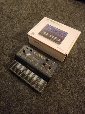 0722-abr86-001 Behringer Jt-4000 Micro Hybrid Modeling Synthesizer