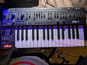 Ms-1-bk Behringer Ms-1 Analog Synthesizer. Black. Excellent Condition