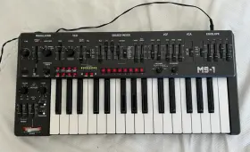 Ms-1-rd Behringer Ms-1 Analog Synthesizer. Black. Excellent Condition