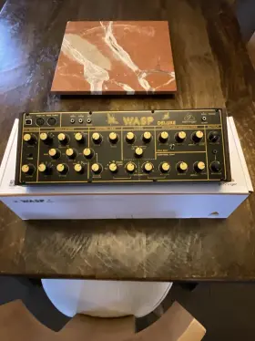 P0dn6 Behringer Eurorack-compliant Hybrid Synthesizer Wasp Deluxe