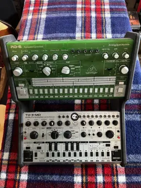 Td-3mo Behringer Lot Sr Silver And Td-6 With Stand