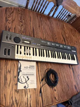 Hz-600 Casio Vintage 1987 Sd Synthesizer Keyboard For Parts Not Working