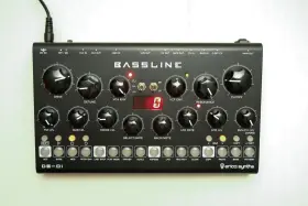 Db-01 Erica Synths Bassline Desktop Synthesizer W Box Power Cord And Manual