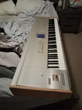002505 Korg Local Selling Used As Is No Returns. It Works Some Keys Stop Working After Open
