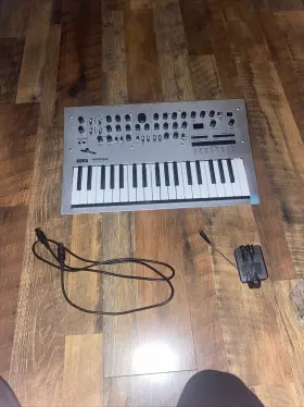 040076 Korg Minilogue Polyphonic Analogue Synthesizer - Open But Never Used