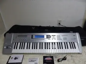 Korg 603384022196 Triton Le 61-key Workstation Synthesizer With Power Supply And Case Extras