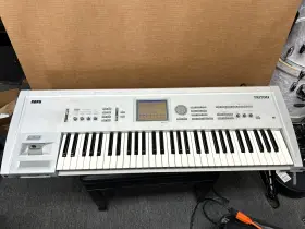 Korg 959112022195 Triton 61 Key Synthesizer Keyboard Music Workstation