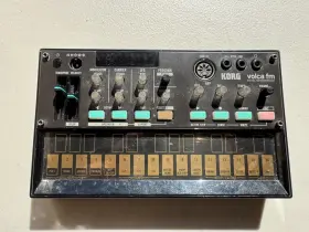 Korg 959112121843 Volca Fm Digital Synthesizer Sequencer Sampler Groove Machine Working Used
