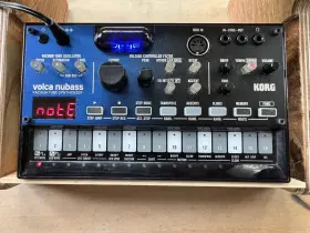 Korg 959112187368 Volca Nubass Vacuum Tube Synthesizer 16-step Sequencer Driven