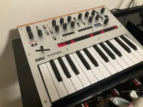 Tr08 Korg Monologue Keyboard Synthesizer