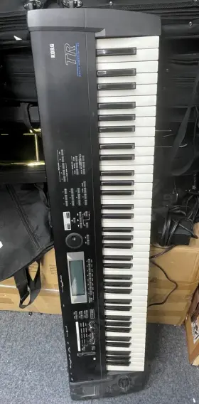 Tr76 Korg Music Workstation Black Keyboard With Power Adapter