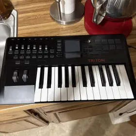 Trtk-25 Korg Triton Taktile Keyboard