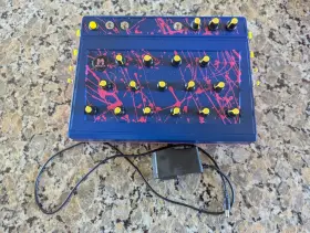 V2-mezkalin Mezkalin Glitch Video Synthesizer -synthwaver V2-mezkalin- Circuit Bent Analog Processor