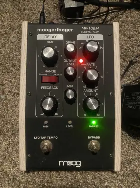 108s Moog Clusterflux 108s. Real Electronic Pedal With Ac Adapter