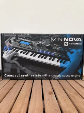 Novation 153010001368 Mininova 37-key Synthesizer Keyboard With Psu - 3 Keys Damaged