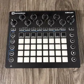 Novasynth04 Novation Circuit Standalone Groove Box #h3
