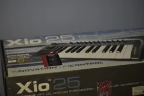 Novation Xio25 Xio 25 Virtual Analog Synthesizer Controller Keyboard Xiosynth