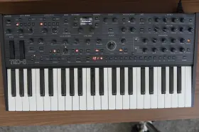 5-voice Oberheim Ob-3700 Teo-5 Compact Poly Analog Synthesizer. Excellent Condition Used