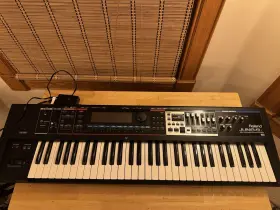 Roland 957054412715 Juno-gi Mobile Synthesizer Used