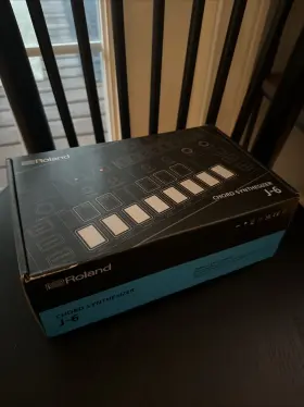 Roland 957054518820 J-6 Chord Synthesizer Aira Compact Sequencer