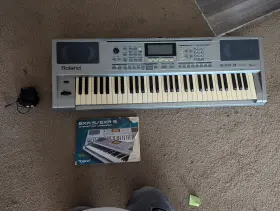 Exr-3 Roland Interactive Arranger Electronic Keyboard