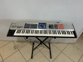 Fantom-x7 Roland Synthesizer 76 Keys Powerhouse Workstation Rolling Case Stand