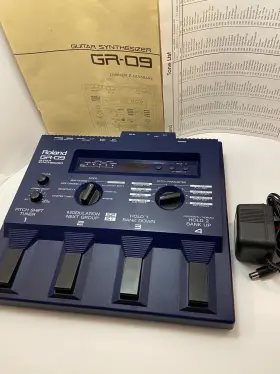 Gr-09 Roland Guitar Synthesizer Pedal - With Manual And Tone List Card- Usa Seller