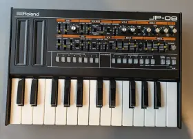 Jo-08 Roland With Keyboard And Power Connector