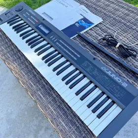 Juno-2 Roland Alpha 61-key Programmable Polyphonic Synthesizer Made In Japan