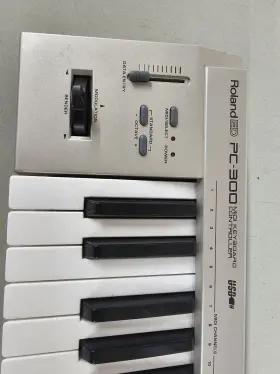 Pc-300 Roland Ed Keyboard 49-key Midi Controller Powers On Untested