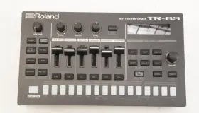 Roltr-6s Roland Compact Battery-powered Drum Machine With Editable Fm Sound Engine