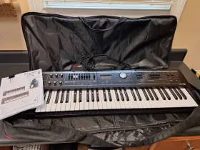 Vr-09b Roland 61-key V-combo Synth Organ Piano Bundle