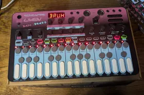 Lvn-030 Sonicware Liven Bass And Beats Groove Synthesizer Rhythm Machine - Works