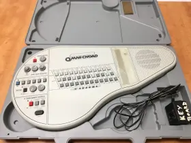 Om-84 Suzuki Omnichord With Plastic Case Ac Adapter No Manual