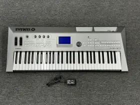 Yamaha 086792310657 Mm6 61-key Synthesizer Music Workstation With Power Supply And Soft Case