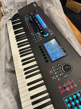 Yamaha 889025147675 Montage M8x 2nd Gen 88-key Synthesizer With Gex Action Open Box