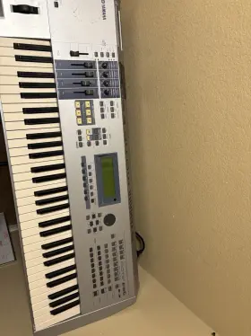 Jakp01010 Yamaha Motif Es6 61 Key Music Production Synthesizer Midi In/out/thru Exc
