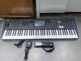 Modx7 Yamaha 76-key Synthesizer Workstation Pedal