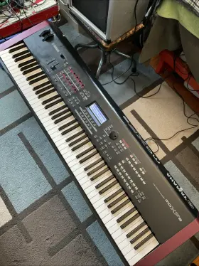 Mofx8 Yamaha Synthesizer Keyboard For Parts Or Repair