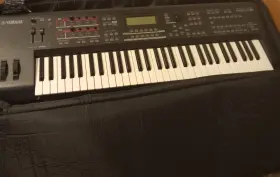 Mox6 Yamaha Keyboard Synthesizer With Original Case Free Shipping